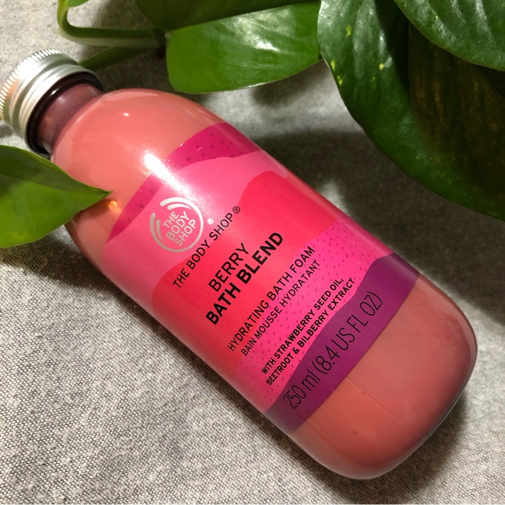 The Body Shop berry blend bath foam